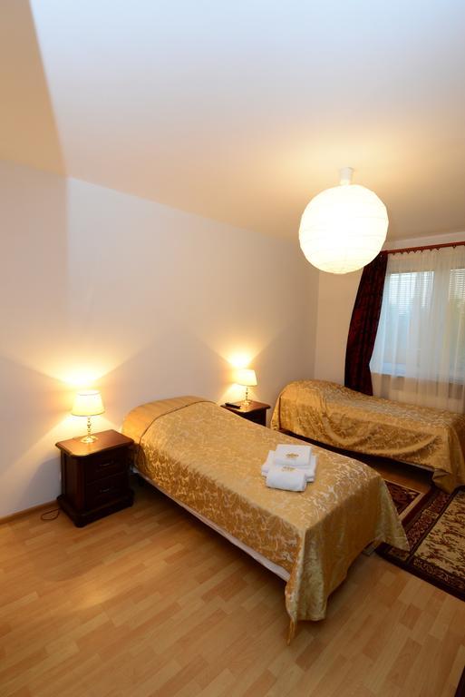 B&B Airport Modlin Nowy Dwór Mazowiecki Oda fotoğraf